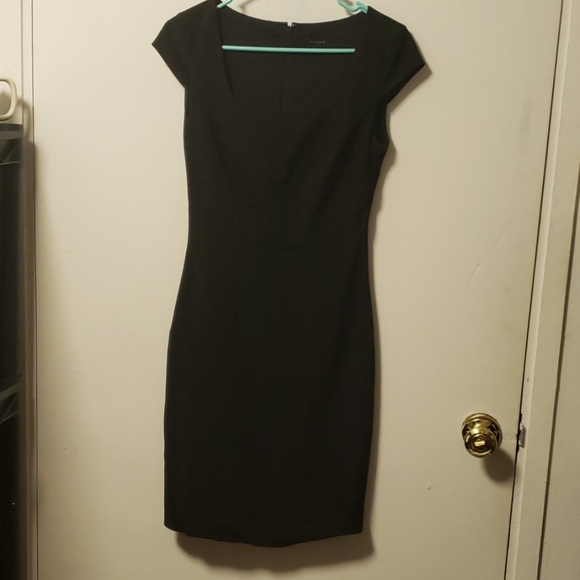 little black dress cap sleeves